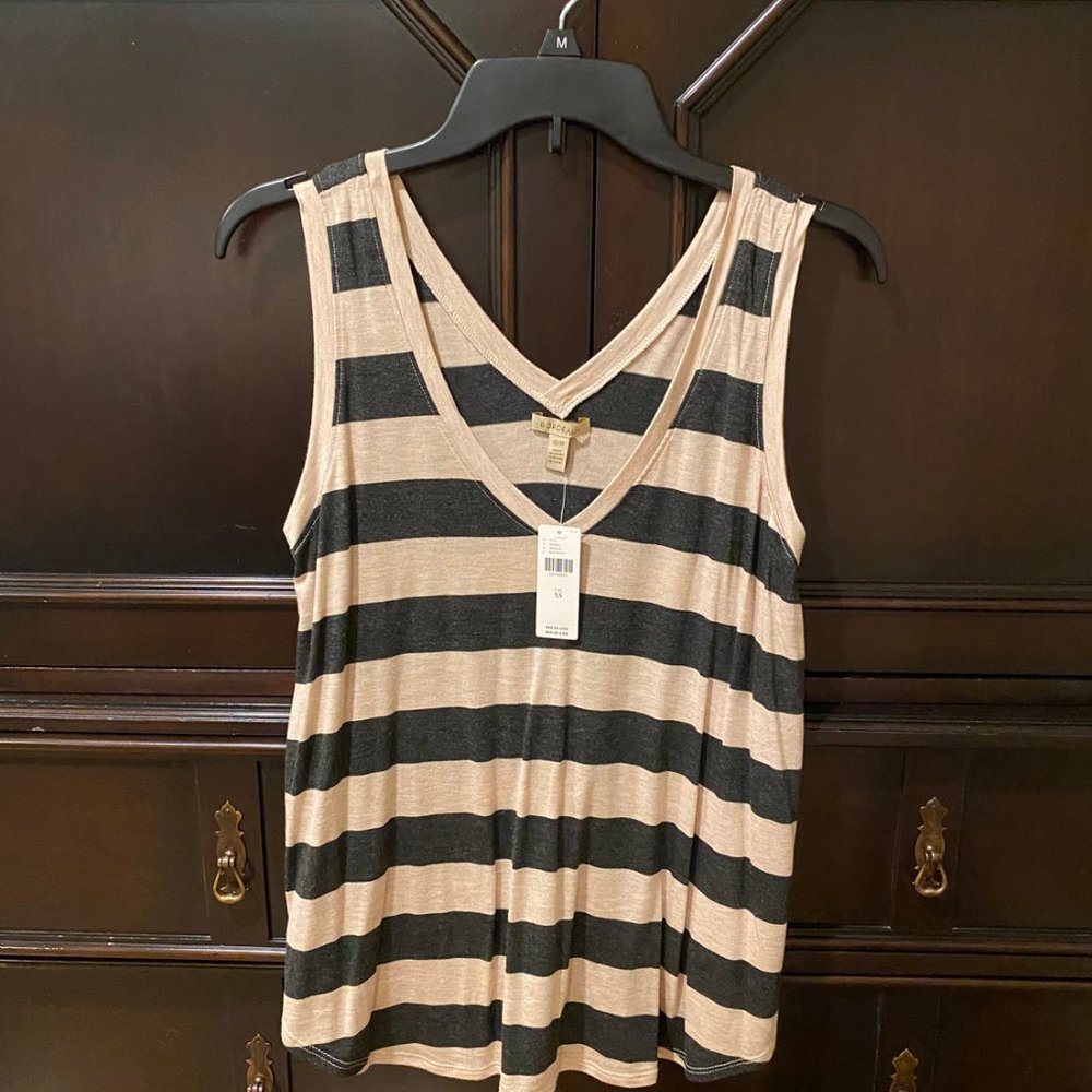 *NWT* Stripe Tank Top